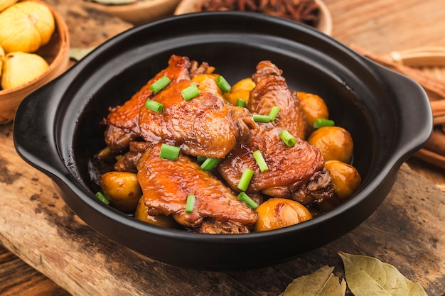 Alitas De Pollo Estofadas Con Castañas