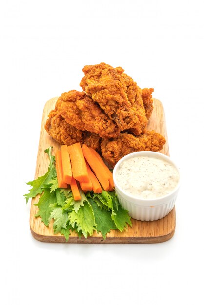 alitas de pollo fritas con vegetales