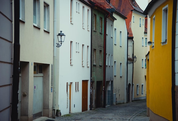 Alley em meio a edifícios na cidade