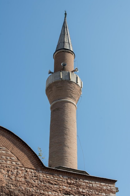 Foto alminar de piedra en las mezquitas de la época otomana