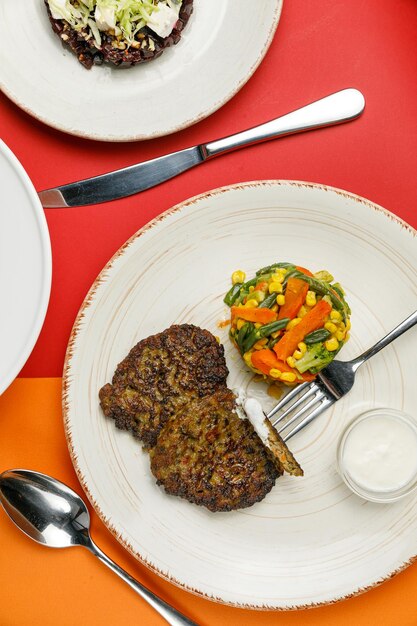 Almoço de negócios em um almoço de negócios em um restaurante