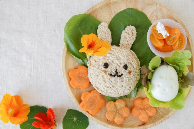 Almoço de Páscoa Buny, divertido arte culinária para crianças