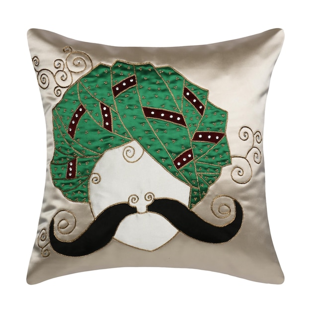 Una almohada decorativa con bigote y bigote.