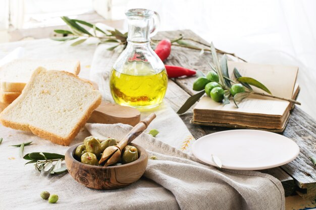 Almuerzo con aceitunas