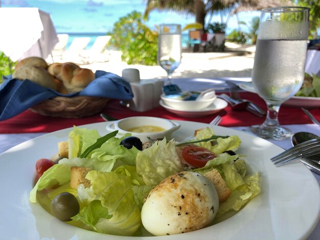 Foto almuerzo en la costa