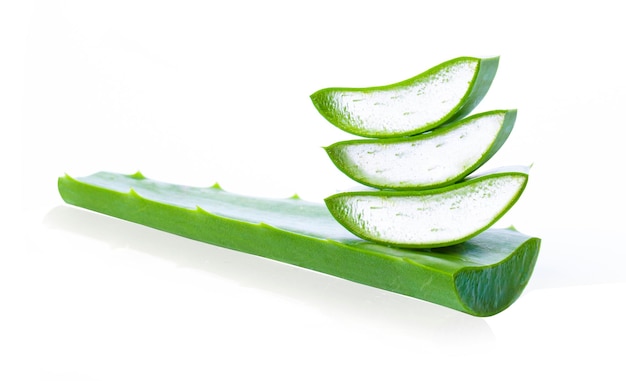 Aloe vera em fundo branco