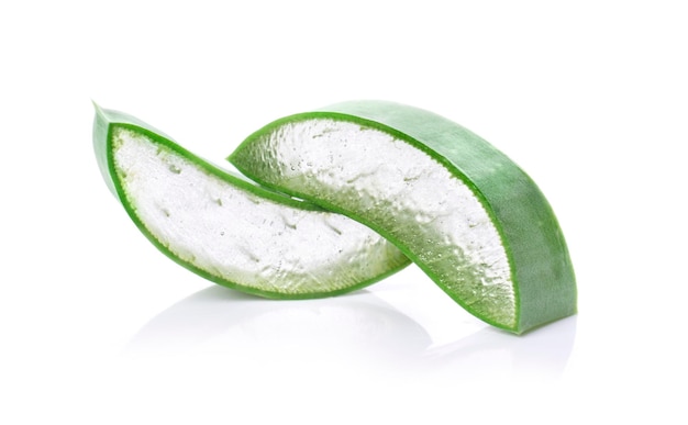 Aloe vera em fundo branco