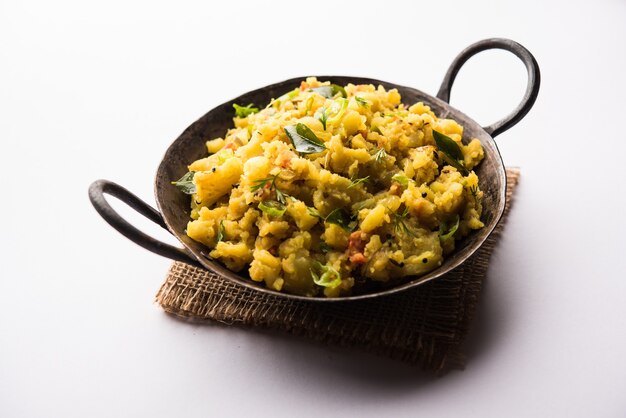 Aloo ka bharta, sabzi es un sabroso plato de la India elaborado con puré de papa con especias preparado especialmente en el norte de la India.