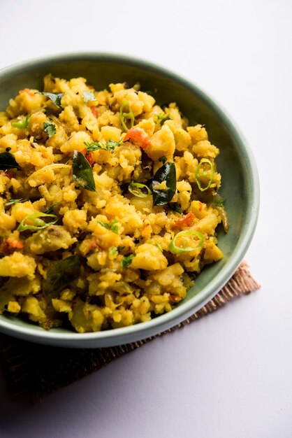 Aloo ka bharta, sabzi es un sabroso plato de la India elaborado con puré de papa con especias preparado especialmente en el norte de la India.