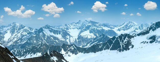 Alpengebirgswinterpanorama Österreich