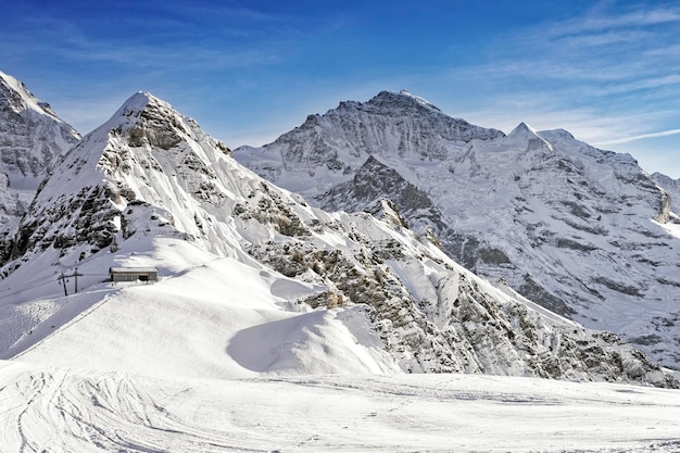 Alpengipfel Jungfrau und Tschuggen im Winter