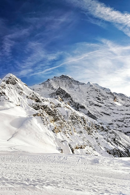 Alpengipfel Jungfrau und Tschuggen im Winter