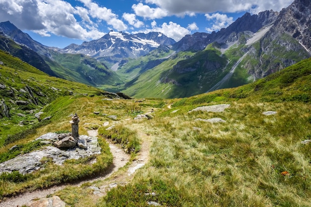 Alpengletscher und Gebirgslandschaft in Pralognan la Vanoise. Französische Alpen.