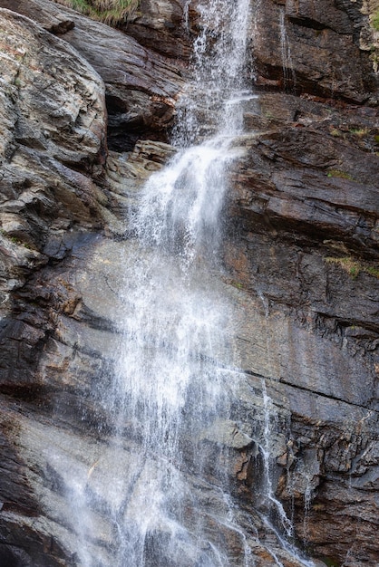 Foto alpes italianos vertical lillaz catarata cogne italia también conocido como lillaz