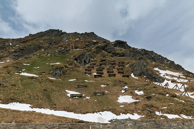 Alpes nevados en el paisaje de Austria