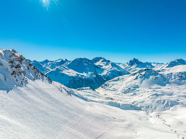 Alpines Skigebiet St. Anton am Arlberg im Winter