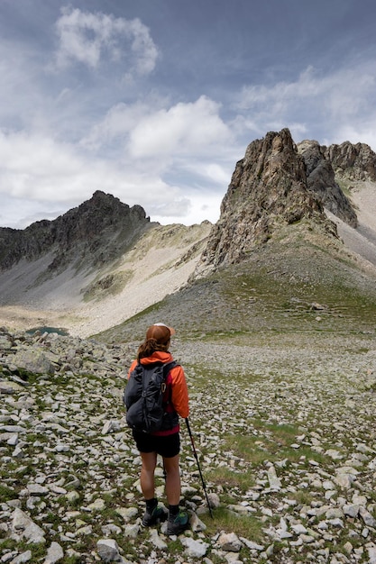 Alpinista dos picos dos Pirenéus