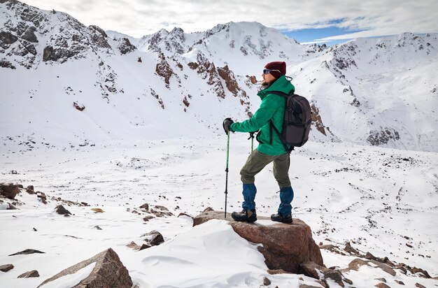 Alpinista nas montanhas