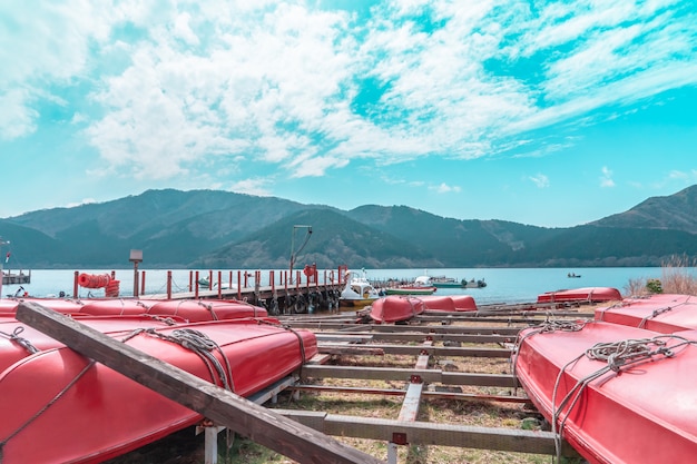 Alquiler de barcos en el lago Ashi de Hakone, Japón