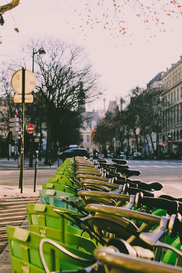 Alquiler de bicicletas en la calle en París Francia