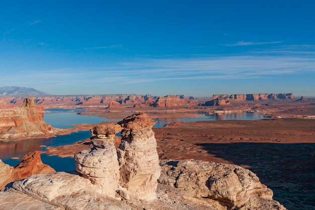 Alstrom Point al atardecer Lake Powell, Utah, EE.