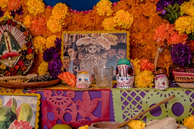 Altar del día de la tradición de los muertos de México.