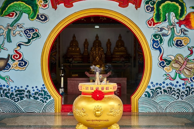 Altar im chinesischen Tempel. Koh Phangan