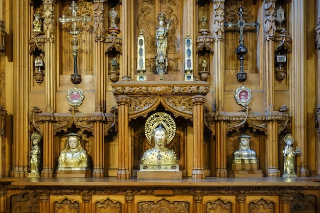Altar de madera en la Catedral de Santiago de Compostela Galicia España