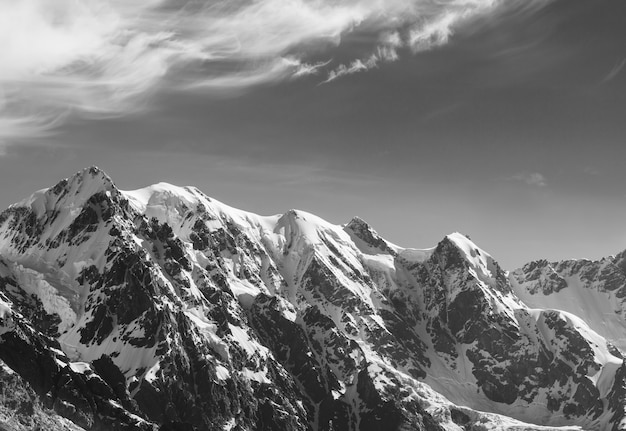 Altas montañas del Cáucaso. Svaneti.Georgia. Muro de Bezengi.