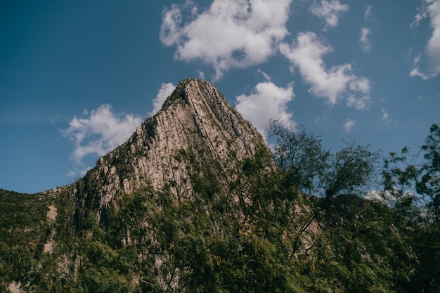 Altas montanhas de pedras, bela paisagem natural, Parque La Huasteca, Monterrey.