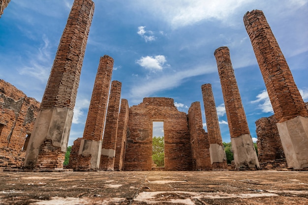 Alte archäologische Stätte oder buddhistische Architektur am Ayutthaya Historischen Park, Ayutthaya Provinz, Thailand. Kulturerbe der UNESCO