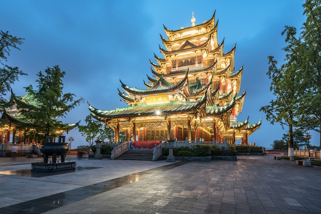 Alte Architekturtempelpagode im Park, Chongqing, China