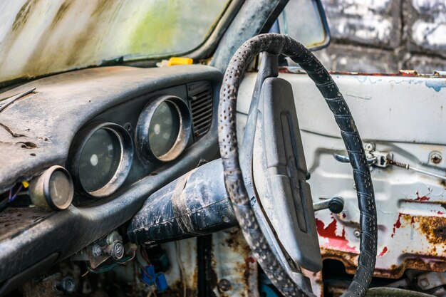 Alte Autoreparatur cm zurückgebracht.