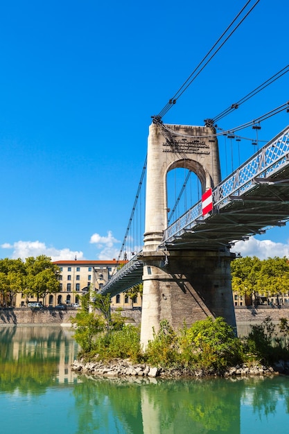 Alte Brücke Passerelle du College über die Rhone in Lyon Frankreich