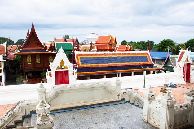 Alte Gebäude Ordinationshalle oder Architektur antike ubosot für thailändische Reisende Menschen reisen Besuch Respekt Beten Segen Wunsch Buddha heiliges Geheimnis im Wat Phra Khao Tempel in Ayutthaya Thailand