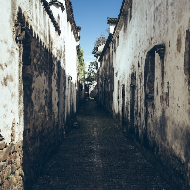 Alte Gebäude und Schiefer Straßen in Chinas alten Städten