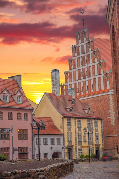 Foto alte häuser auf riga-straße lettland