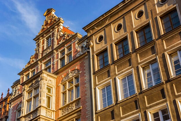 Alte historische Gebäudearchitekturfassade in Danzig