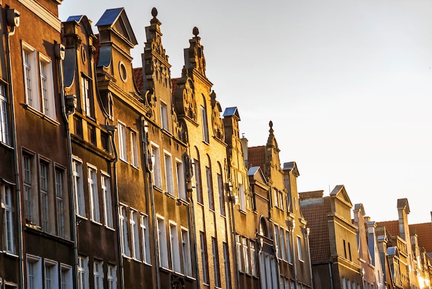 Alte historische Gebäudearchitekturfassade in Danzig