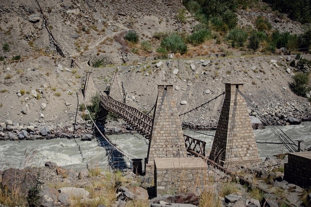 Alte hölzerne Hängebrücke im Chaprot Valley Karakorum Highway Pakistan