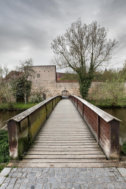 Alte Holzbrücke in Dinkelsbühl, Bayern, Deutschland