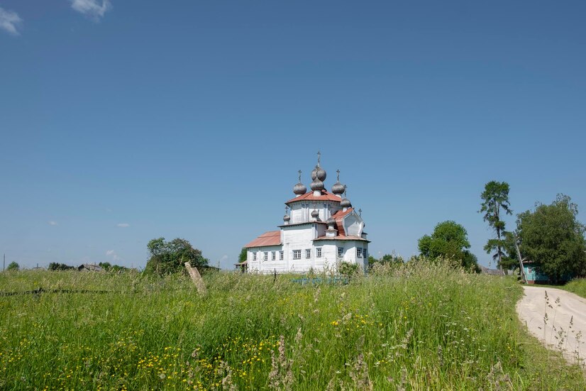 Alte holzkirche der epiphany lyadinsky kirchhof in russland region ...