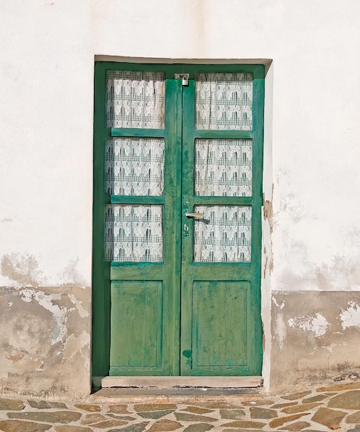 Alte Holztür in Sardinien