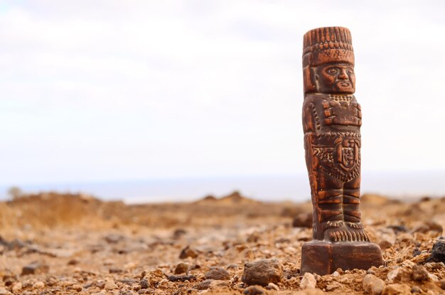 Alte Maya-Statue auf der Rocks Desert