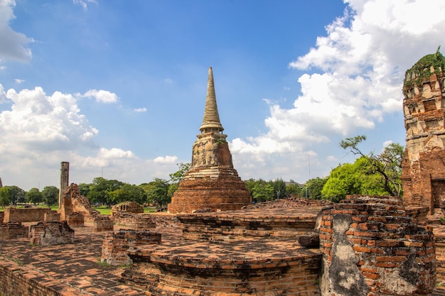 Alte Pagode im Tempel Wat Mahathat Ayutthaya Thailand