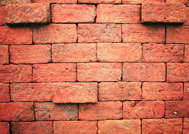 alte rote Backsteinmauer