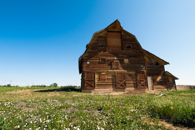 Alte Scheune auf verlassener Ranch in Colorado.