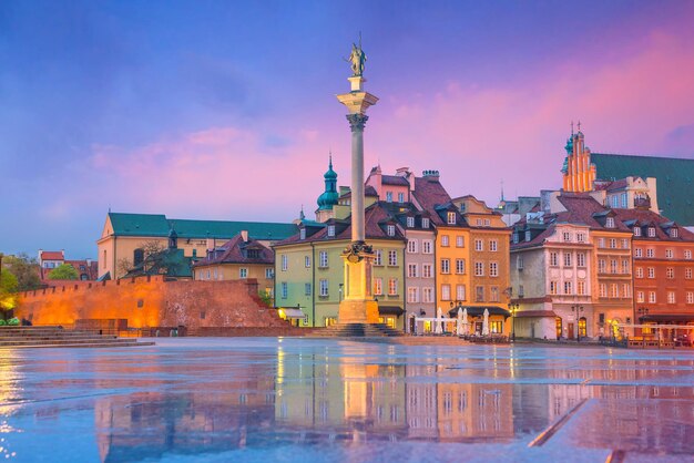 Alte Stadt in Warschau Polen in der Dämmerung