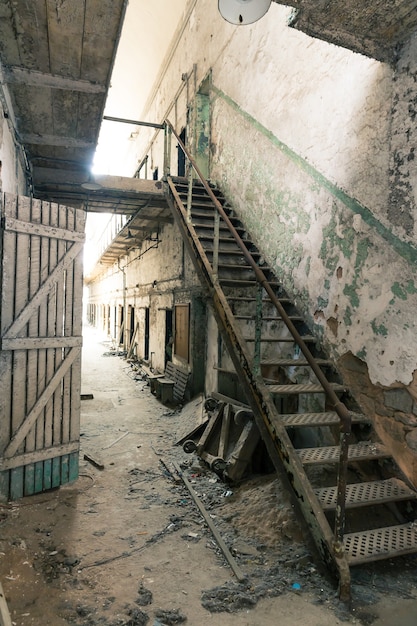 Alter Gefängniskorridor