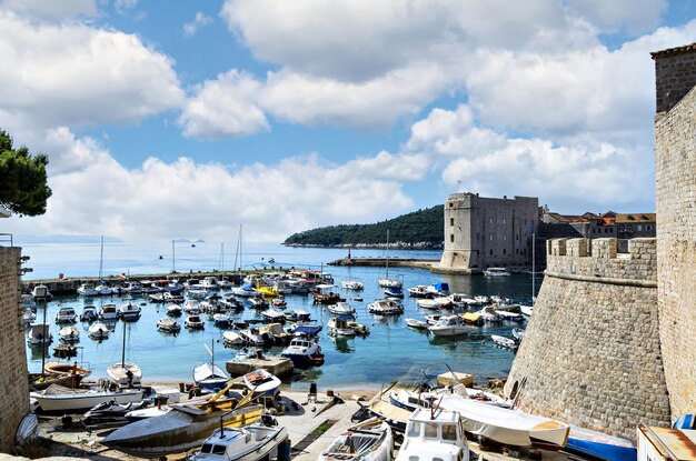 Alter Hafen (Stara Luka auf Kroatisch) von Dubrovnik, Kroatien.